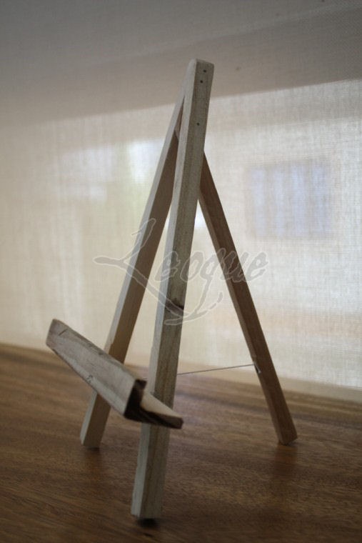 Wood Picture Frame Stand : Leoque Collection – One Look, One Collection