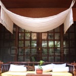bed-canopy-drapes