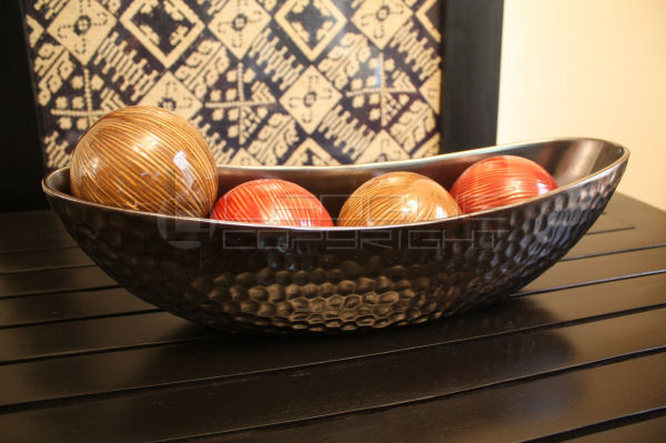 Boat-shaped dish bowl with four accent balls : Leoque Collection ...