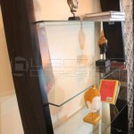 wallter-glass-shelves-clipped-on-solid-stand (2)