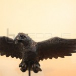 wood-black-eagle-on-stand (1)