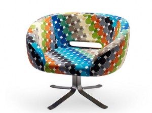 Making the connection between fashion and design, Cappellini’s Rive Droite chair by Nourget seamlessly fuses a pure, modern shape, with the graphic pattern of Mickey’s overlapping silhouette. The bold, daring palette illustrates both Walt Disney Signature and Cappellini’s fearless approach to color.