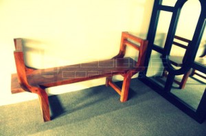 "lounge" bench