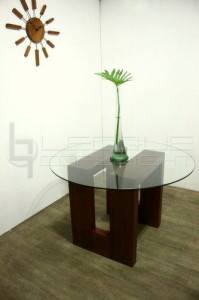 double-u table stand