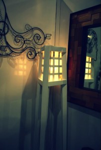 white tripod wood lamp