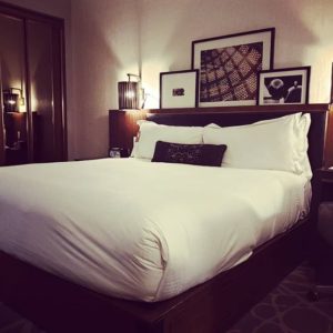 Design Inspiration: King-sized Hotel Bed with Headboard