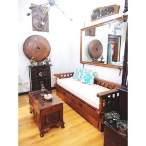 Old look, old wood, asian style daybed