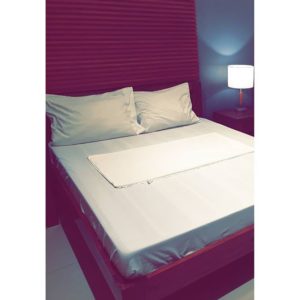 Design Inspiration: Queen bed with minimalist wooden headboard