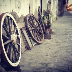 Old Wagon Wheel in CalleCrisologo